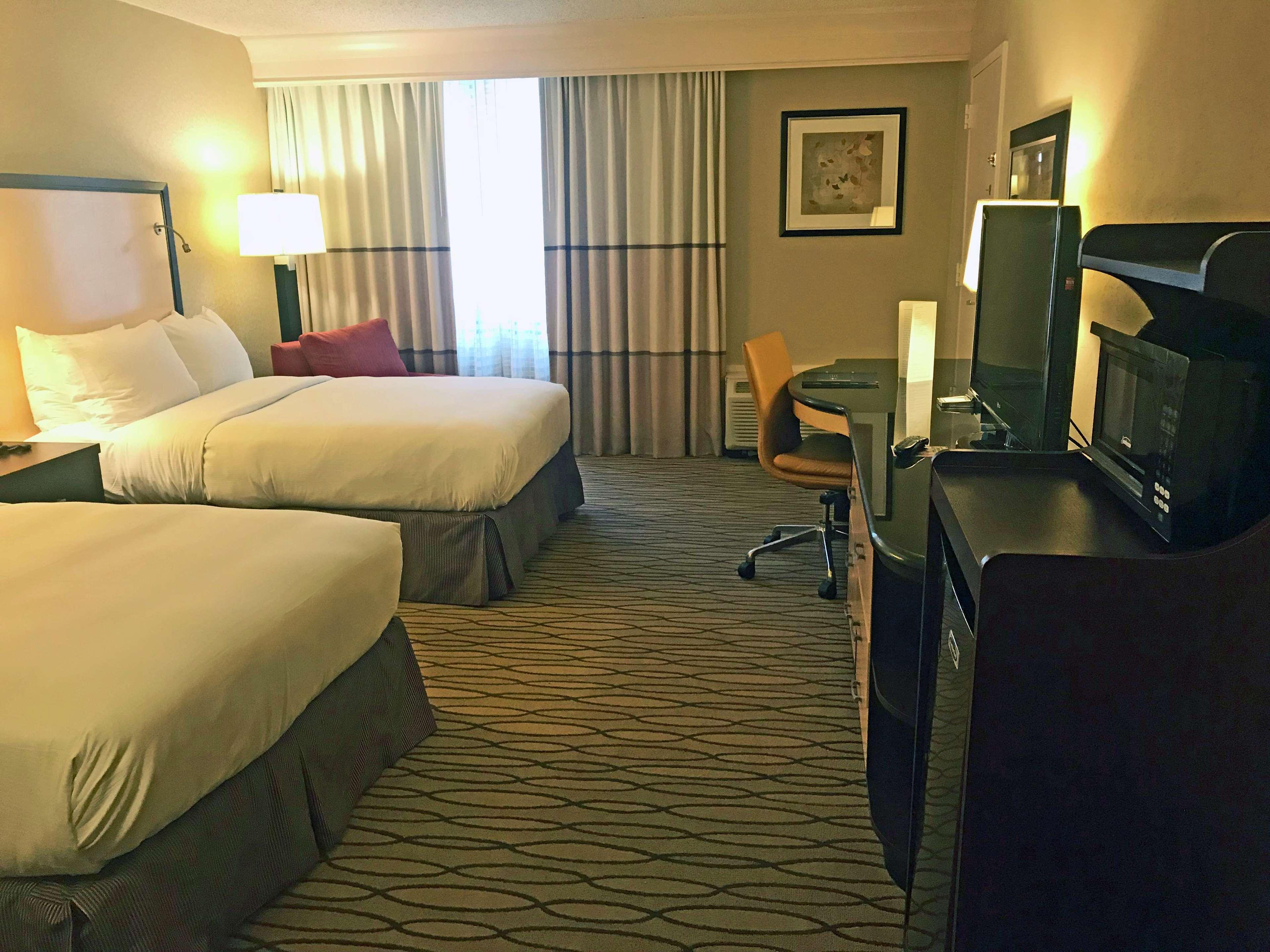 Hilton Woodcliff Lake Exterior foto